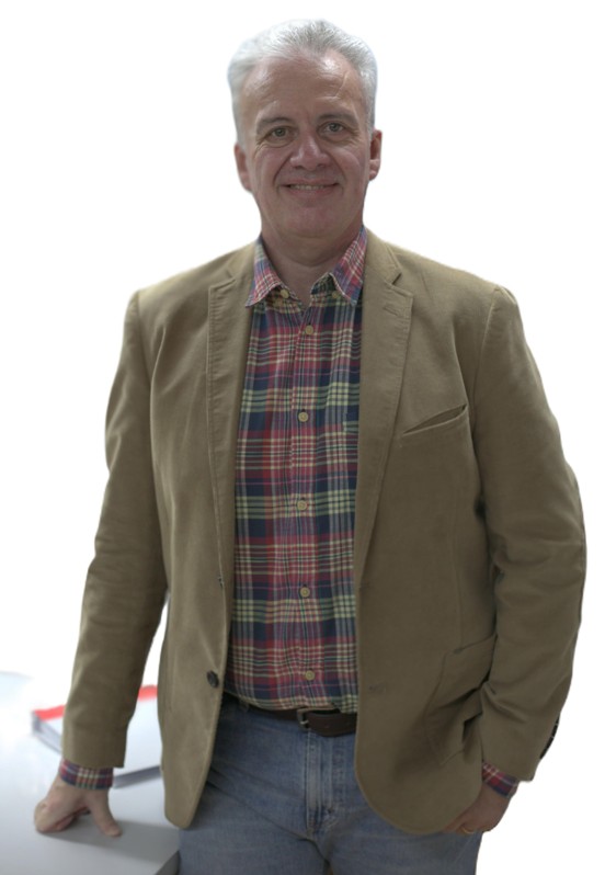 Rodrigo Winter Almada - Tradutor Público e Intérprete Comercial